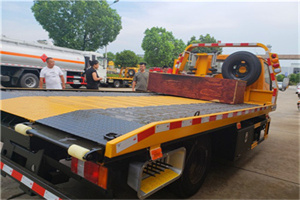 淮上区附近拖车电话号码服务